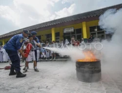 Jangan Kaget! Siswa SMPN 63 Jakarta Kini ‘Jago’ Hadapi Kebakaran Berkat Teknologi AR dari UI