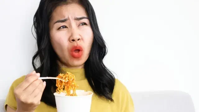 jangan kaget terlalu sering makan ramen tingkatkan risiko kematian dini pria wajib waspada portal berita terbaru
