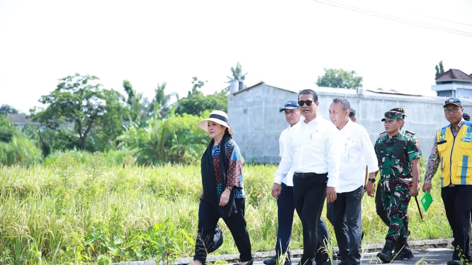 jember siap bebas kemiskinan ekstrem dalam setahun mentan amran bongkar strategi pertanian jitu portal berita terbaru