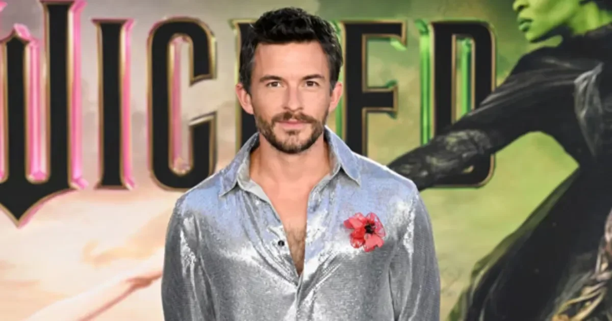 jonathan bailey pria terseksi dunia 2025 bintang bridgerton ini sukses bikin meleleh portal berita terbaru