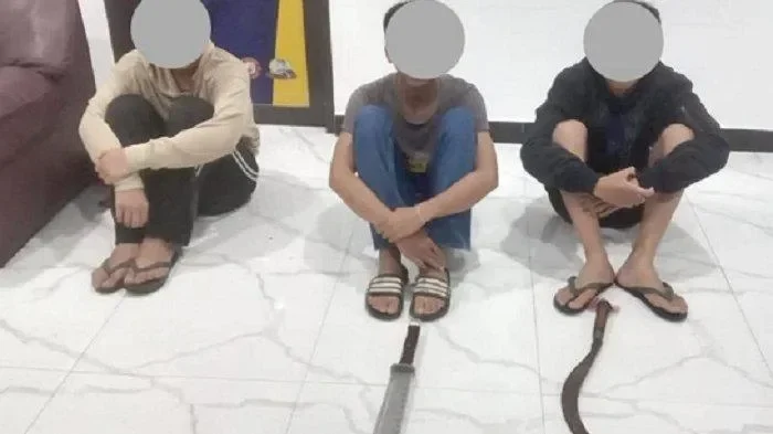 kalimalang geger 3 remaja terjaring tawuran batu warga minta polisi turun tangan lebih serius portal berita terbaru