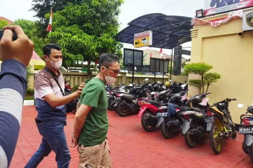 karma instan dpo pencuri motor di tamansari babak belur dihajar massa wajahnya nyaris tak dikenali portal berita terbaru