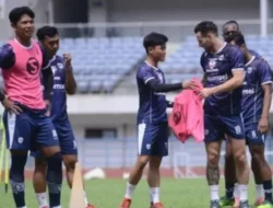 Luciano Guaycochea Blak-blakan: Fans Persib Bikin Gila, Liga Indonesia Jauh Lebih Ekstrem dari Malaysia!