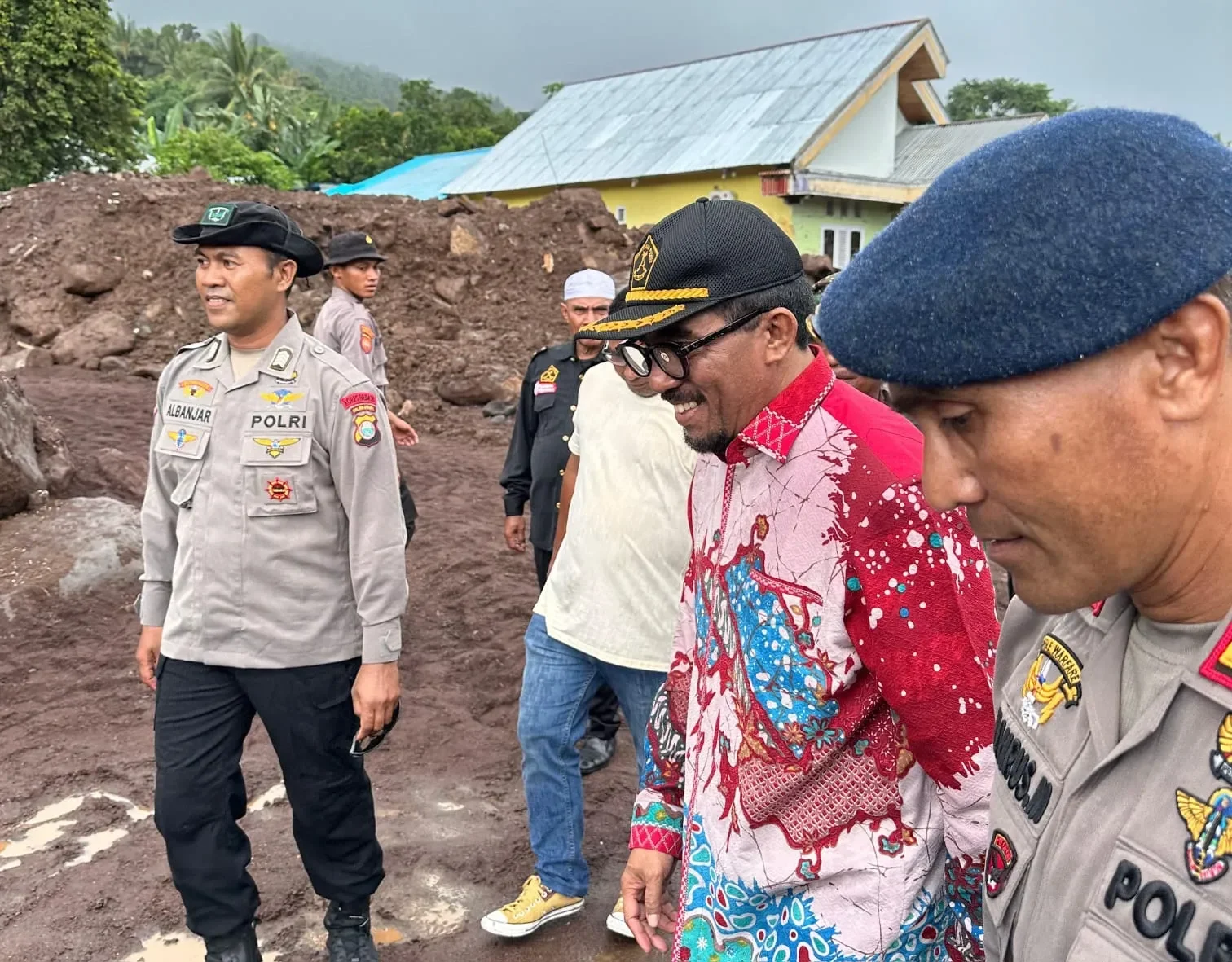 malaysia darurat banjir timnas harimau malaya ungkap keprihatinan mendalam serukan doa untuk ribuan pengungsi portal berita terbaru