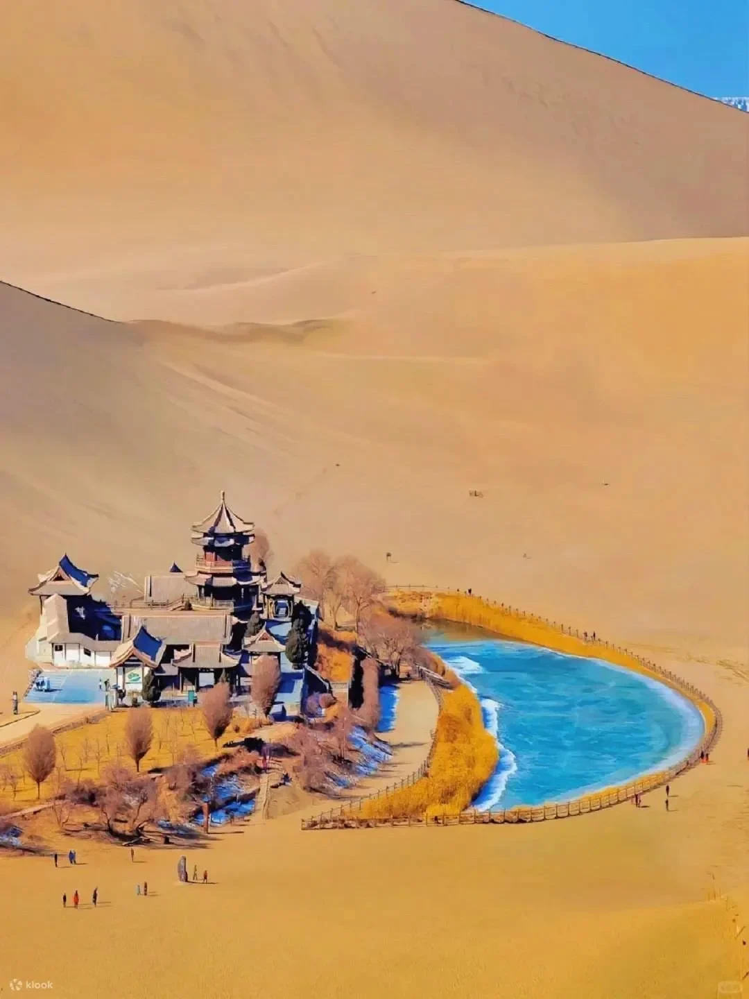 mata air bulan sabit dunhuang oasis abadi di tengah gurun pasir yang tak pernah kering selama ribuan tahun portal berita terbaru