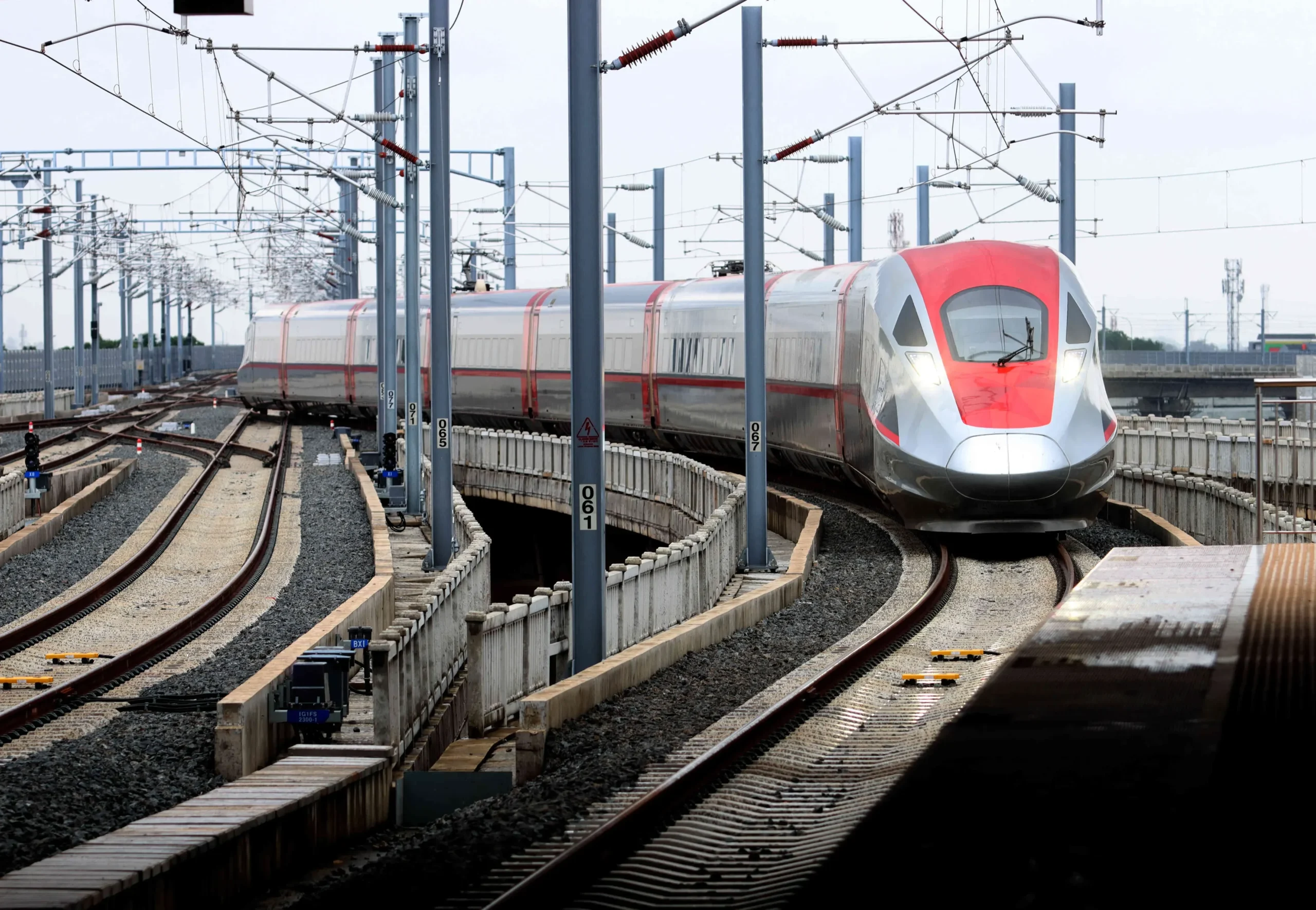 mega proyek kereta kilat pajajaran janji jakarta bandung 15 jam tapi pengamat sebut sia sia kenapa scaled portal berita terbaru