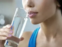Minum Air Putih Berlebihan? Awas, 7 Tanda Ini Bisa Jadi Alarm Bahaya untuk Tubuhmu!