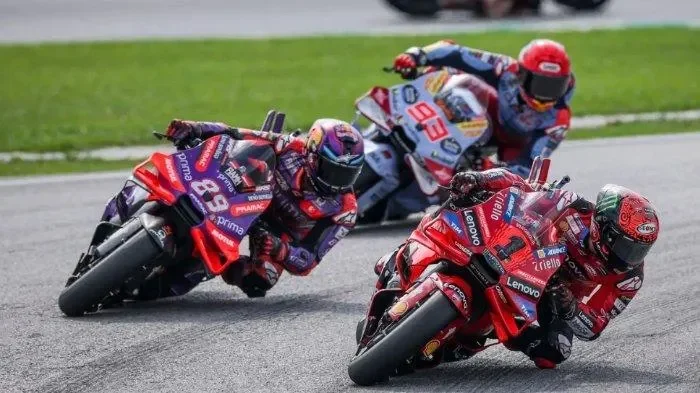 motogp valencia 2025 duel akhir pecco vs bezzecchi siapa yang berhak podium 3 portal berita terbaru