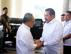 Nasib Pedagang Thrifting di Ujung Tanduk? Mendag & Men-UMKM Siap Cari Solusi!