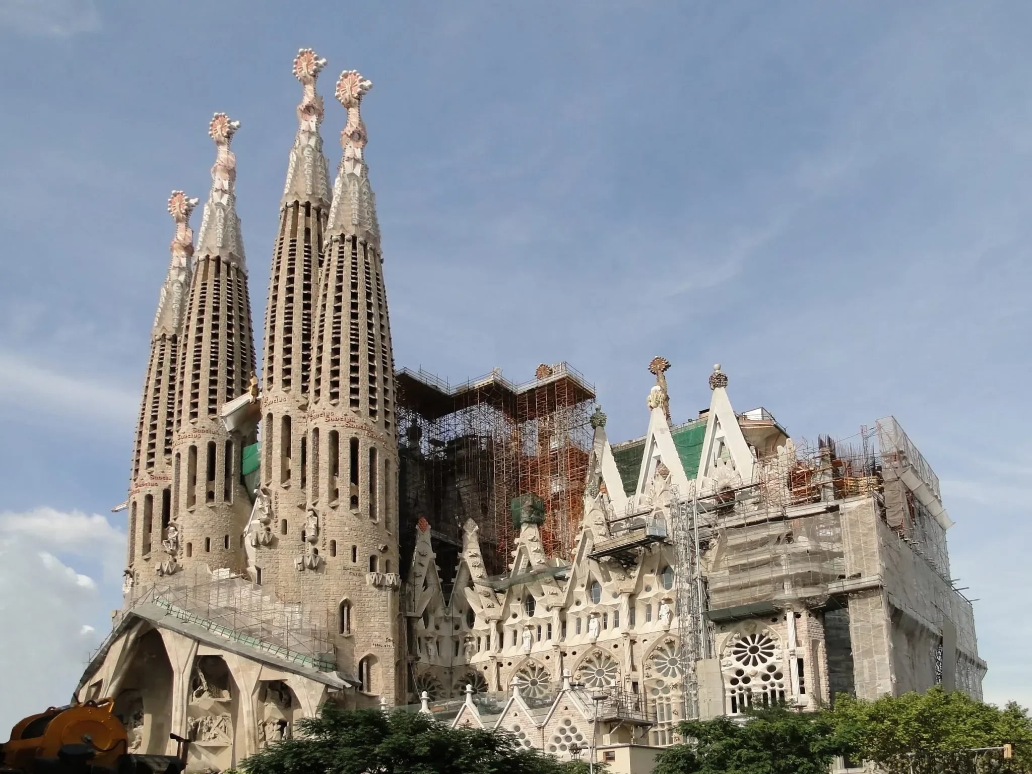pecah rekor sagrada familia barcelona resmi jadi gereja tertinggi dunia ini fakta mencengangkan di baliknya portal berita terbaru