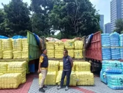 Polda Metro Jaya Obrak-Abrik Bisnis Gelap Thrifting Ilegal! Ratusan Bal Pakaian Bekas Impor Disita, Jaringan Mafia Terbongkar.