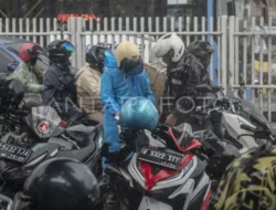 Puncak Musim Hujan Tiba! BMKG Peringatkan Cuaca Ekstrem & Siklon Tropis Mengintai, Siap-siap Sampai 2026!