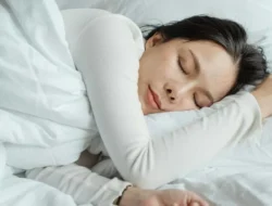 Stop Boros Beli Alat Tidur! Kunci Malam Penuh Mimpi Indah Ternyata Ada di Piringmu.