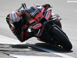 Tak Disangka! Bezzecchi Sabet Juara MotoGP Valencia 2025, Mimpi Buruk Hantam Bagnaia di Awal Balapan!