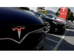 Taruhan Gila Tesla: Bayar Elon Musk Rp14.679 Triliun atau Kehilangan Sang Visioner?