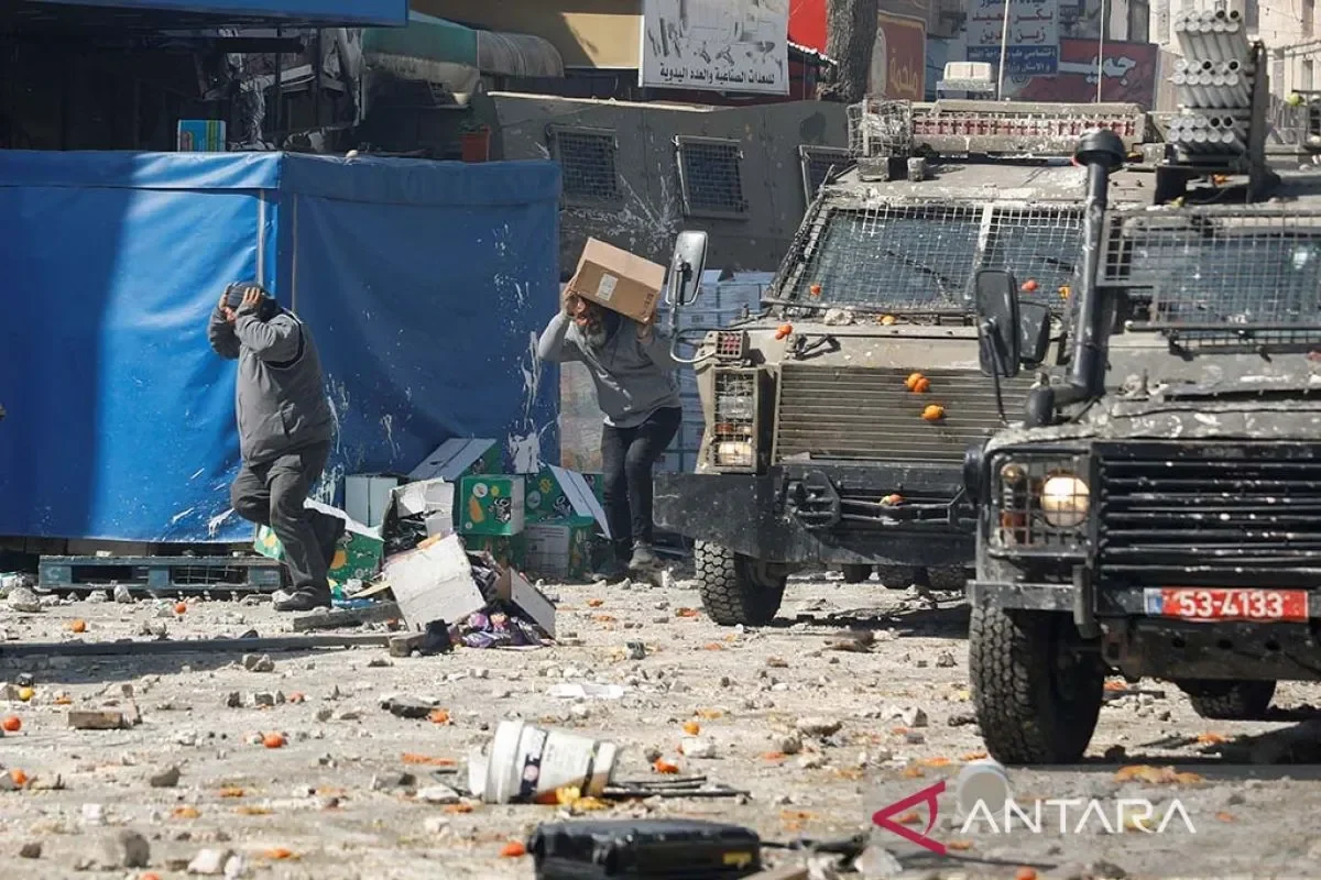 tepi barat membara rekaman cctv ungkap kekerasan brutal pemukim israel truk susu dibakar portal berita terbaru