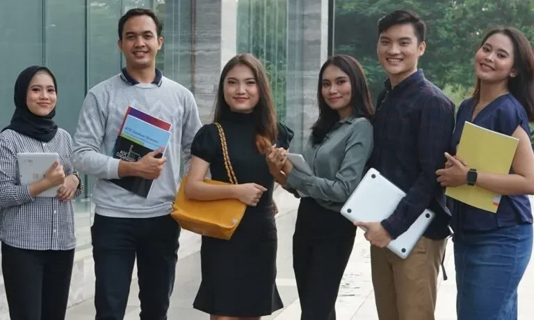 terbongkar rahasia kuliah s1 di kampus digital ini cuma rp680 ribu per bulan portal berita terbaru