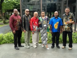 Terungkap! 3 Anak Papua Ukir Sejarah, Jadi Dokter Pertama dari Suku Amungme & Kamoro Berkat Beasiswa Freeport