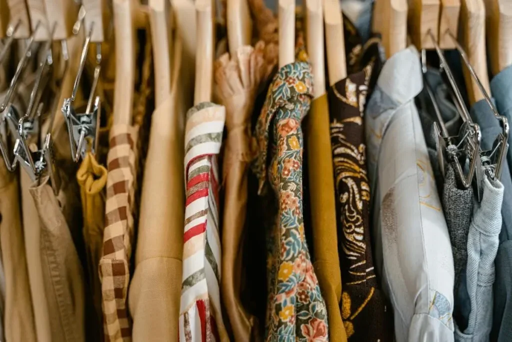 terungkap bukan cuma hemat ini 5 alasan sebenarnya kenapa thrifting jadi gaya hidup paling kekinian portal berita terbaru