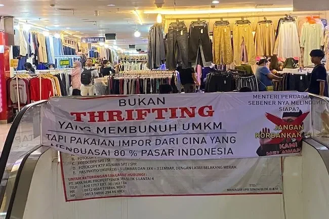 thrifting dilarang pedagang pasar senen curhat kami jual cerita bukan cuma baju portal berita terbaru