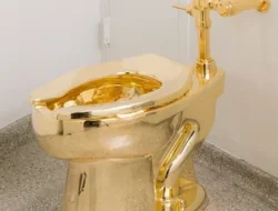 Toilet Emas 18 Karat ‘America’ Dilelang Rp166 Miliar: Lebih dari Sekadar Kloset Mewah!