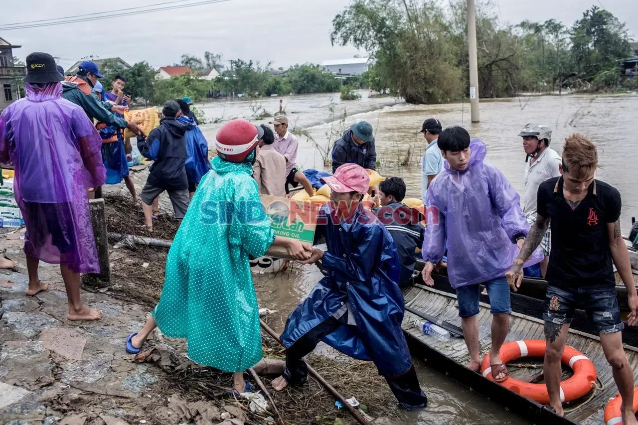 vietnam mencekam banjir monster terjang puluhan tewas kota kuno terendam kerugian triliunan rupiah akibat cuaca ekstrem portal berita terbaru