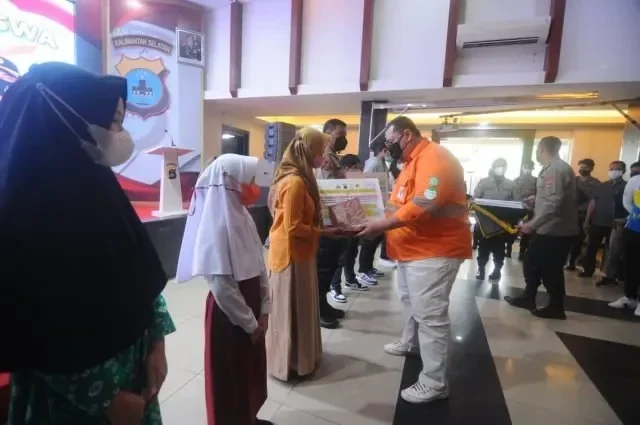 viral aksi jujur 6 siswa sd cipayung bikin kapolda metro terharu ini apresiasi tak terduga yang mereka dapatkan portal berita terbaru