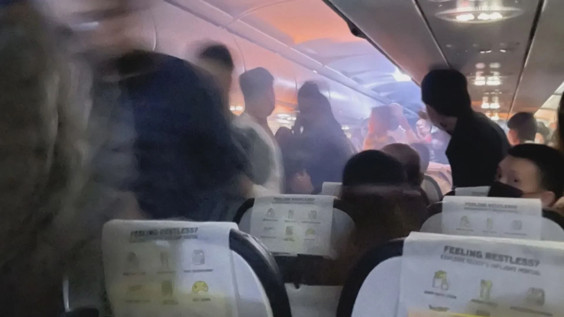 wajib tahu power bank meledak di bandara melbourne ini aturan penerbangan yang sering diabaikan penumpang portal berita terbaru