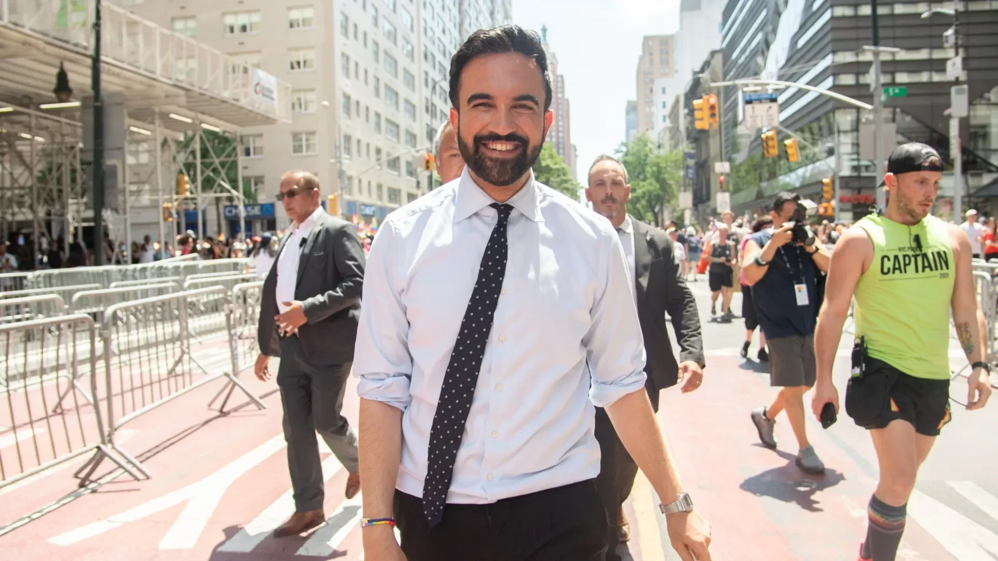 zohran mamdani kandidat muslim pertama yang siap guncang pilwalkot new york survei ungkap keunggulan mengejutkan portal berita terbaru