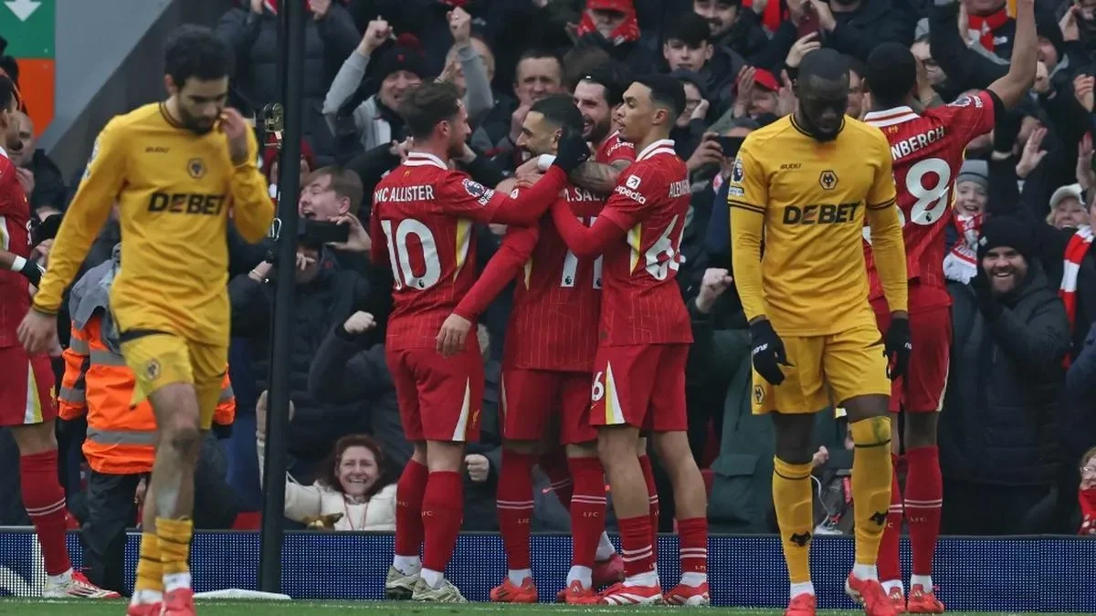 anfield bergetar liverpool menang dramatis atas wolves debut gol wirtz jadi penyelamat portal berita terbaru