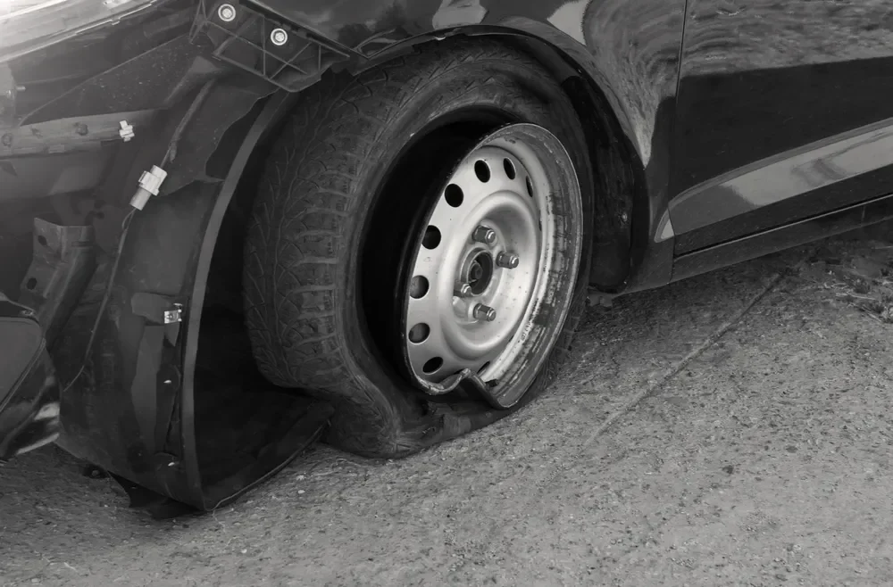 awas 9 penyebab ban mobil pecah mendadak ini sering diabaikan jangan sampai nyesel portal berita terbaru