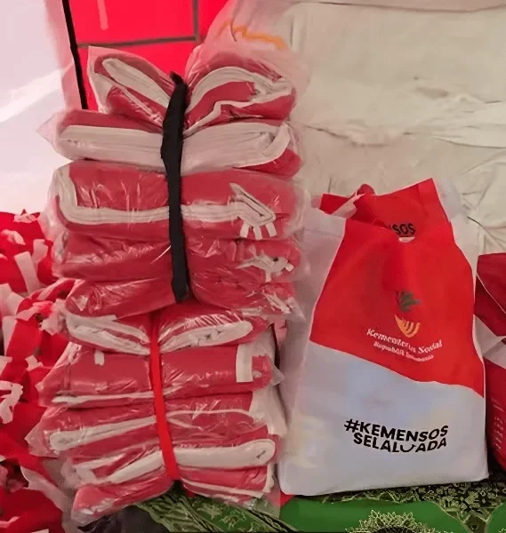 banjir padang mencekam btn gerak cepat salurkan bantuan miliaran rupiah lebih dari sekadar uang portal berita terbaru