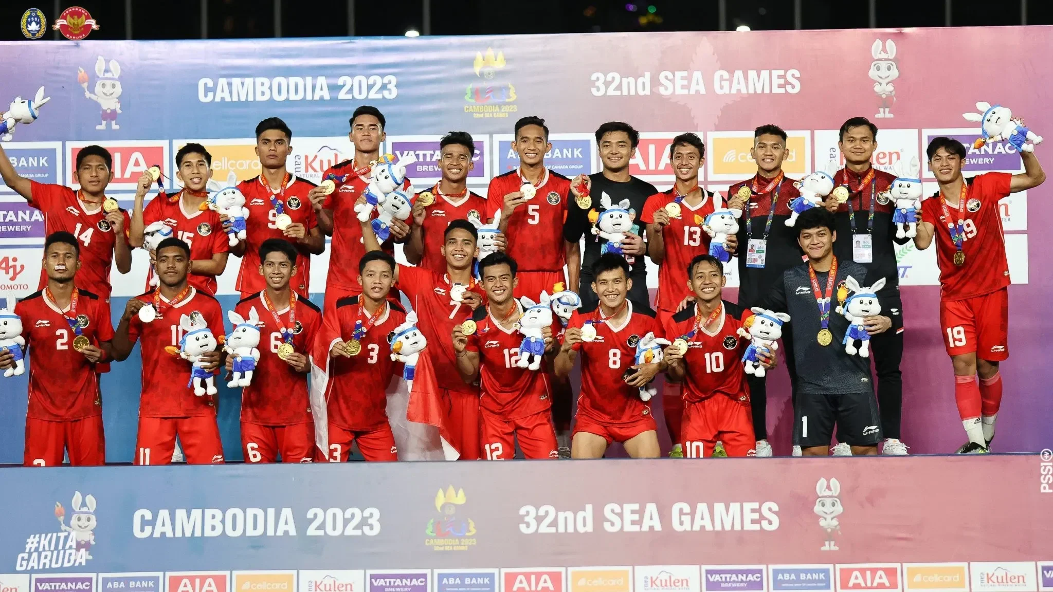 bikin merinding jersey emas sea games syauqi saud dilelang harga fantastis demi misi kemanusiaan di sumatra portal berita terbaru