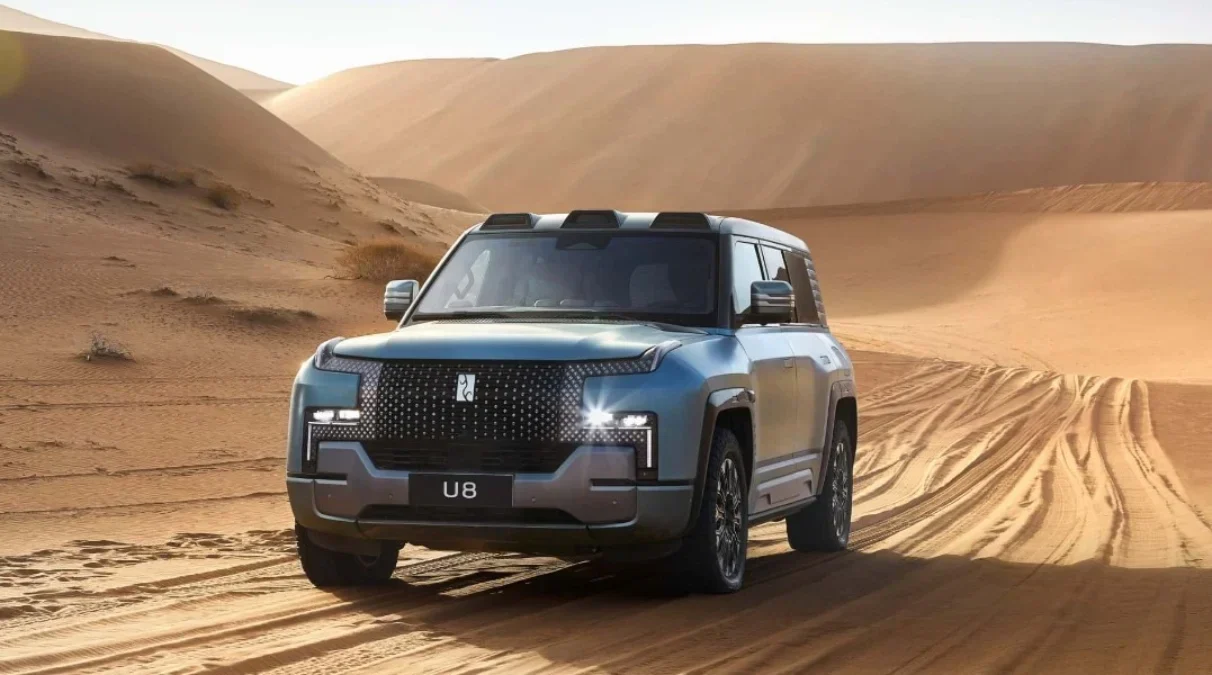 gila suv mewah byd yangwang u8 ditimpa pohon palem raksasa hasilnya bikin melongo portal berita terbaru