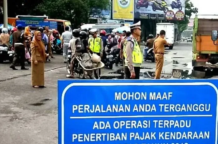 jangan kaget bapenda kini berburu penunggak pajak kendaraan sampai ke parkiran stasiun motor kamu aman portal berita terbaru