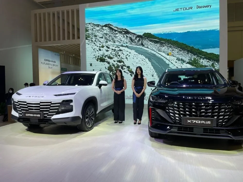 lawan arus ini alasan jetour lebih pilih suv bensin ketimbang mobil listrik di indonesia portal berita terbaru