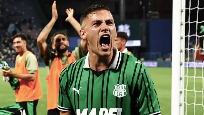 san siro memanas ac milan gagal menang jay idzes jadi pahlawan sassuolo curi poin dramatis portal berita terbaru