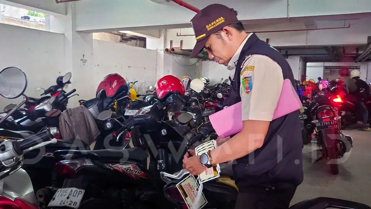 waduh bapenda kini sisir parkiran stasiun motor kamu aman dari surat cinta pajak portal berita terbaru