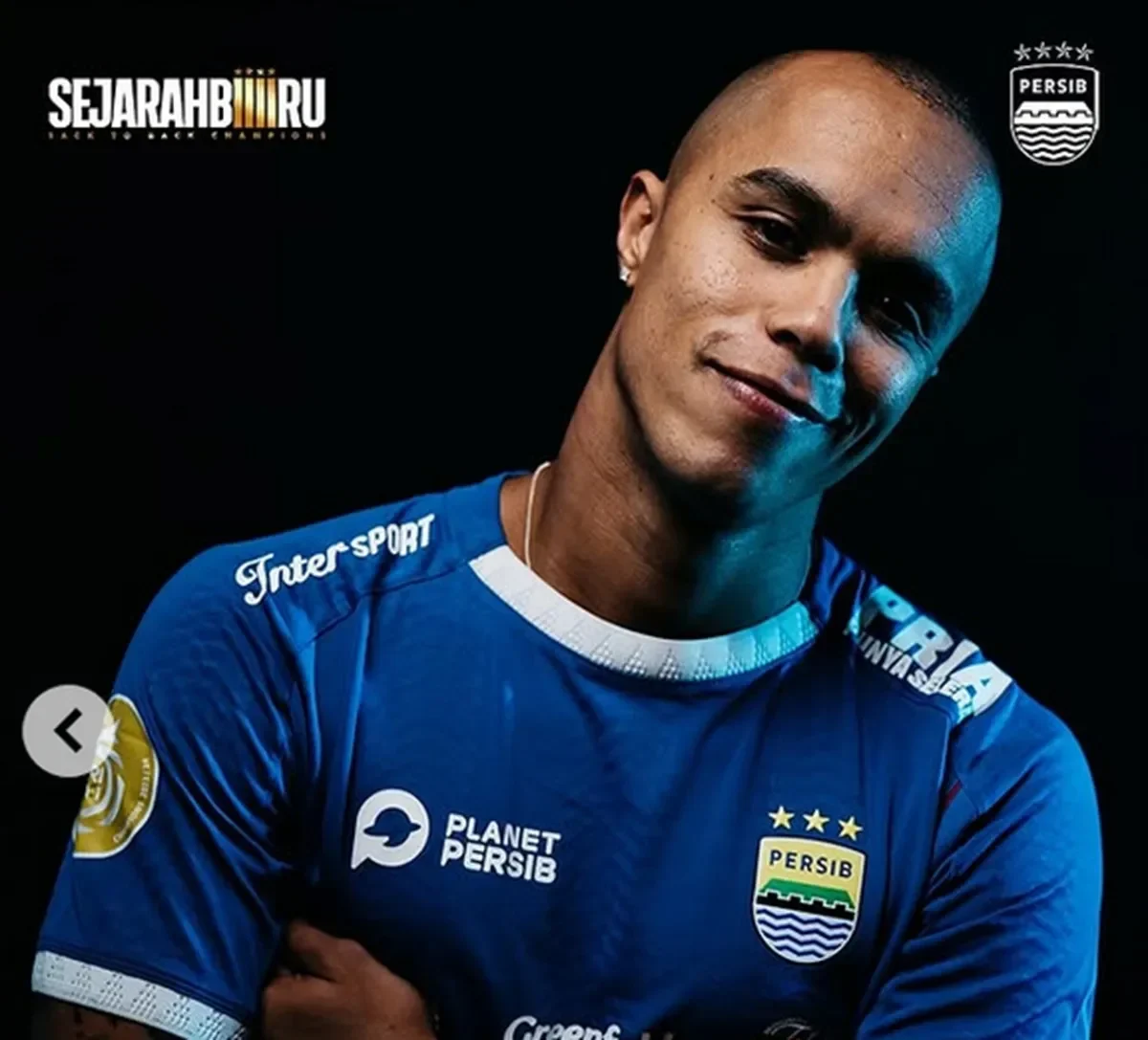 bikin geger eks bintang psg layvin kurzawa resmi berseragam persib bandung liga 1 auto naik level portal berita terbaru