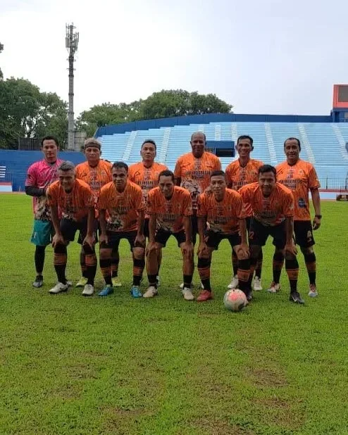 detik detik pilu asisten pelatih arema fc kuncoro berpulang usai kolaps di lapangan hijau portal berita terbaru