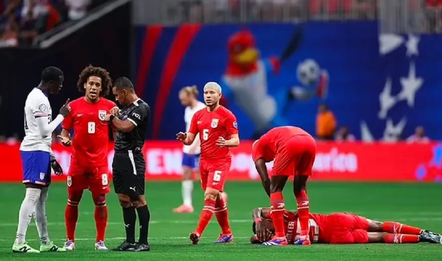 drama pahit wonderkid mu debut shea lacey berakhir kartu merah dan air mata portal berita terbaru