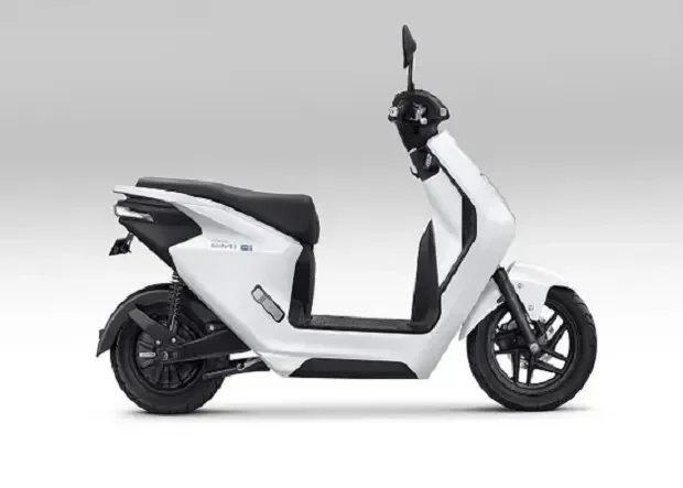 honda uc3 meluncur motor listrik revolusioner siap gantikan skutik bensin jarak tempuh bikin melongo portal berita terbaru