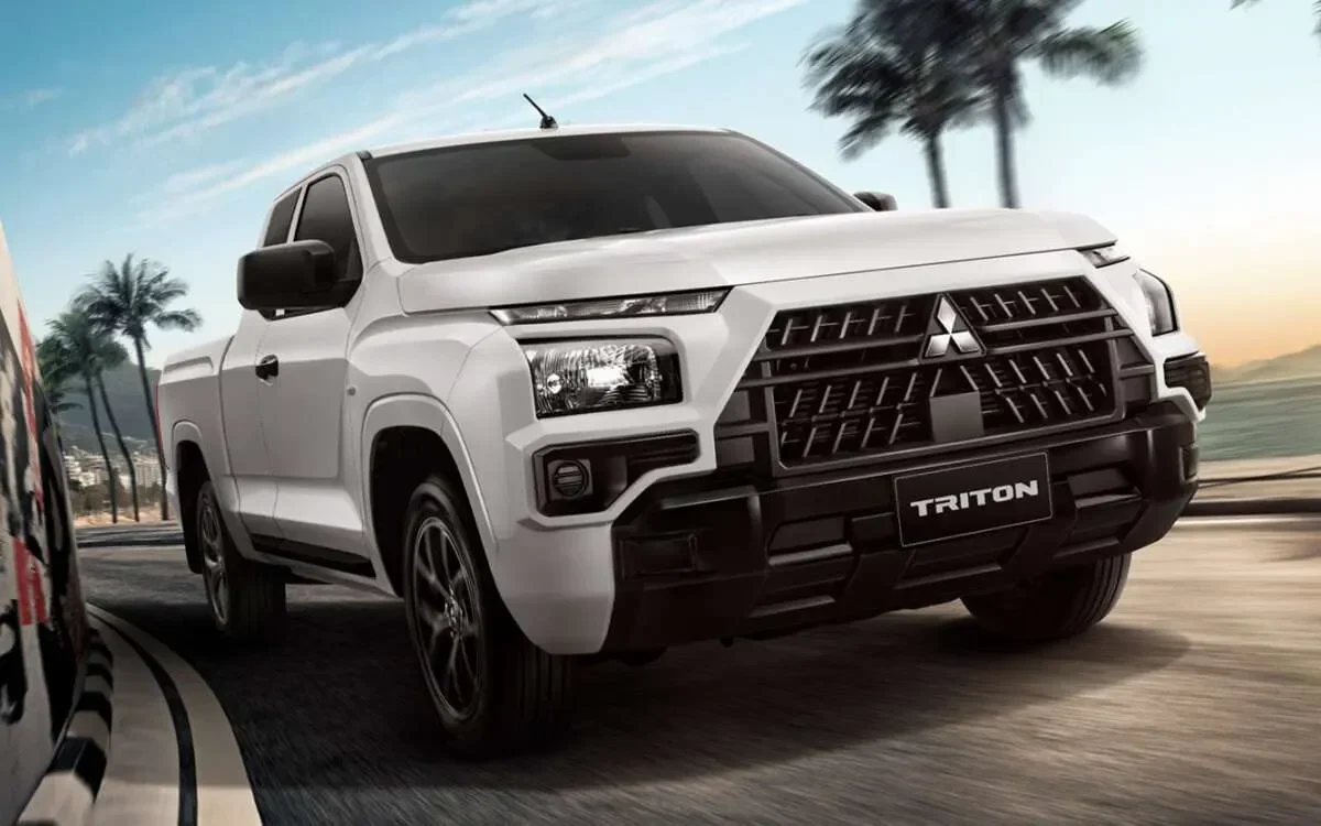 mitsubishi triton street resmi mengaspal di thailand desain beda total harga ramah kantong portal berita terbaru