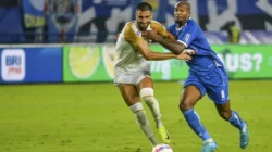 Persija Jakarta Bikin Geger Liga 1! Samai Poin Persib, Debut Shayne Pattynama Jadi Sorotan Utama!