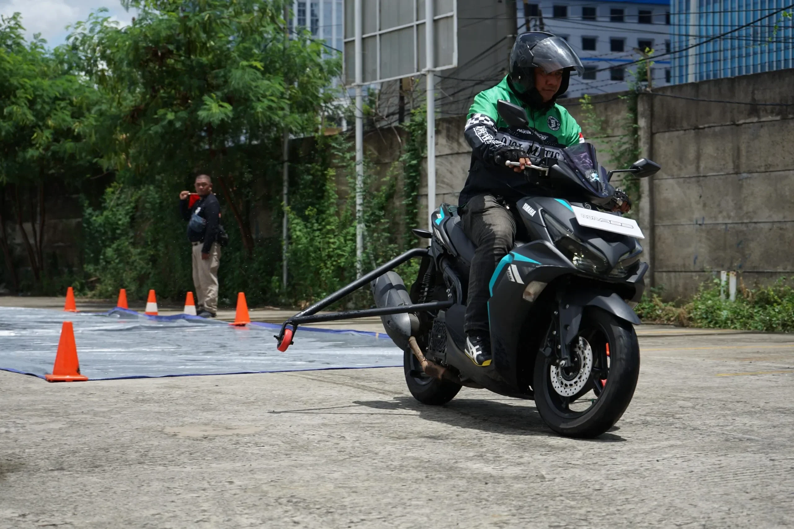 rem abs wajib di semua motor indonesia kemenhub beri sinyal hijau demi nyawa pengendara portal berita terbaru