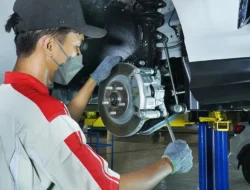 Rem Mobil Blong Mendadak? Jangan Panik, Ini 8 Langkah Jitu Selamatkan Nyawa!