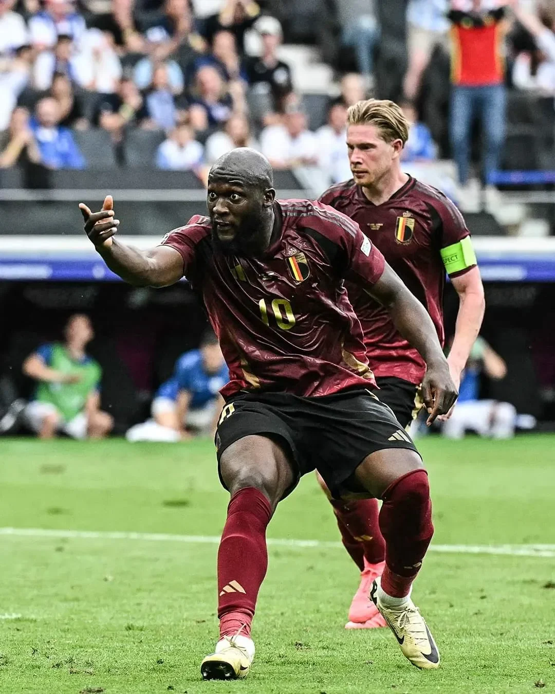 berbatov wanti wanti mu soal carrick jangan ulangi kesalahan solskjaer portal berita terbaru