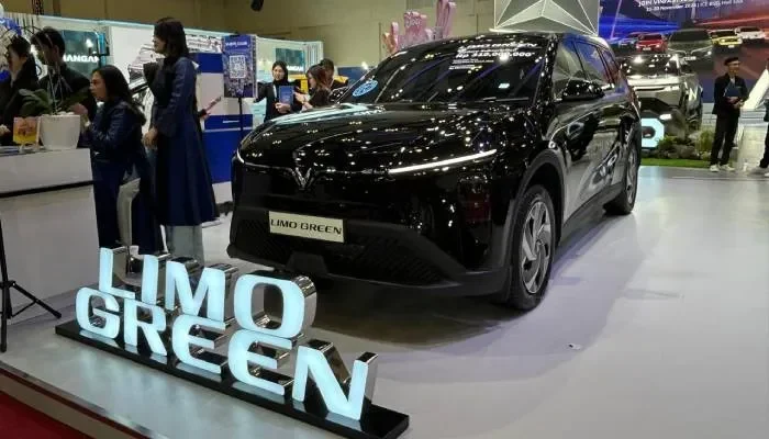 byd m6 wajib waspada vinfast limo green resmi mengaspal di iims 2026 harga dan skema baterai bikin kaget portal berita terbaru