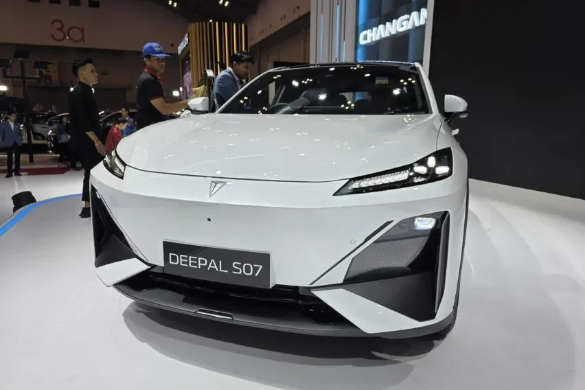 changan gemparkan pasar ev indonesia deepal so7 lumin resmi mengaspal langsung resmikan 3 dealer baru portal berita terbaru
