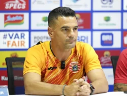 Emaxwell Ungkap ‘Sakit Kepala’ Manis Pelatih Persija: Skuad Mewah Bikin Mauricio Souza Bingung Pilih Starter!